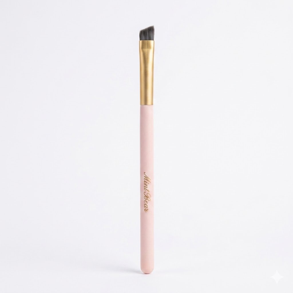 2451d8db-ef91-4e56-8513-cf4b2548ab5f Mint Bear angled brush for primers or eyeshadow - Image 1