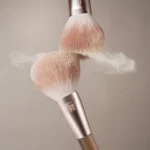 Real Techniques New Nudes Hazy Finish Powder Brush - Image 4