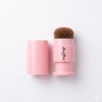 Mint Bear retractable makeup brush - Image 3